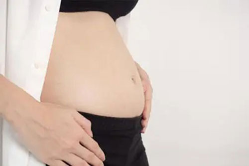 Nữ giới có nên sờ bụng để biết có thai không?